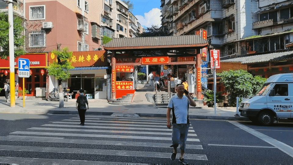 145105q5zbb28iur5ib9w9.gif