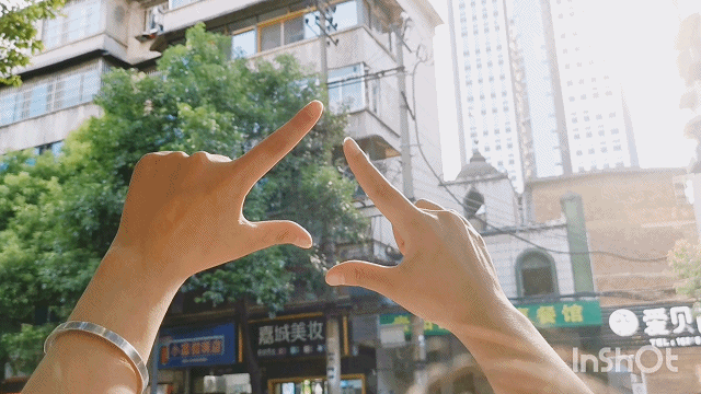 145105vre2070w71p6ecia.gif