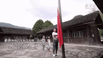 front2_0_FjybWvHlBPk70f-W2TUQemw00Rii.1630829754.gif